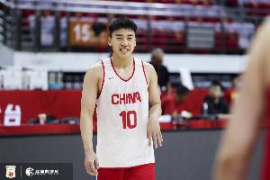 媒體人：男籃教練組給隊(duì)員放假三天 7號晚上再回北京集合配圖