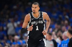 CJ·邁爾斯:文班亞馬能包攬MVP與DPOY 他甚至可能三連莊配圖