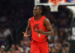 真摯的祝福！NBA官方為朱·霍勒迪送上36歲生日祝福??配圖