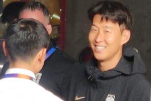 首戰(zhàn)6射1正！韓媒：孫興慜賽后未接受采訪，說了句謝謝后離開配圖