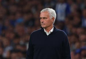 本菲卡中場：穆帥在更衣室跟我們告別過，球隊(duì)每個(gè)人都喜歡他配圖