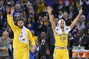 伊戈達拉：追73勝相當于每晚都是季后賽 當時就覺得這會反噬我們配圖