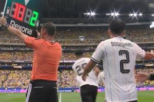 日本隊換人調(diào)整！中村敬斗 堂安律換下，鈴木淳之介 菅原由勢登場配圖
