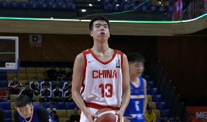 受傷影響！張懿趙杰16分鐘3中0僅拿2分2板2助配圖