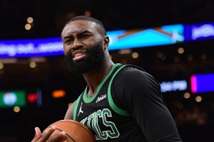 Windhorst：綠軍并非為換字母才不得不出布朗 而是早就決定交易他配圖