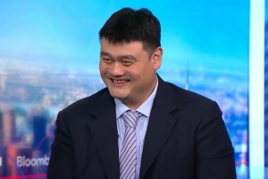 姚明:在中國(guó)籃球和足球并駕齊驅(qū) 很多年輕人想像楊瀚森一樣打NBA配圖