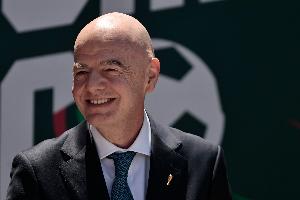 萊因克爾等人怒批因凡蒂諾：雙標(biāo)！他在FIFA的地位岌岌可危配圖