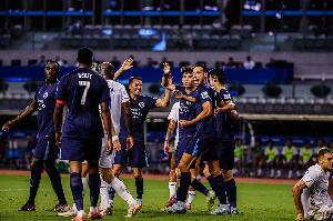 記者：深圳新鵬城賽前宣布本場勝利獎金翻倍，重賞之下眾志成城配圖